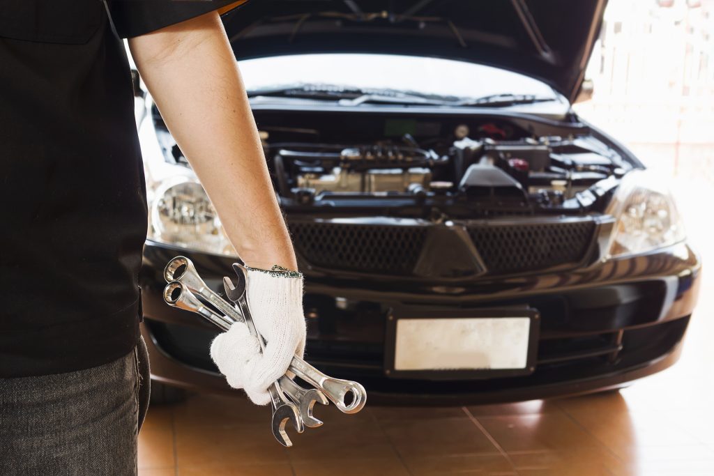 Réparation voiture ancienne interdite : vrai ou faux