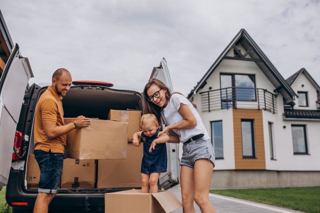 Astuces pour réduire le coût de votre assurance auto et habitation