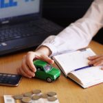 Trouver une assurance auto pas cher en ligne: nos astuces