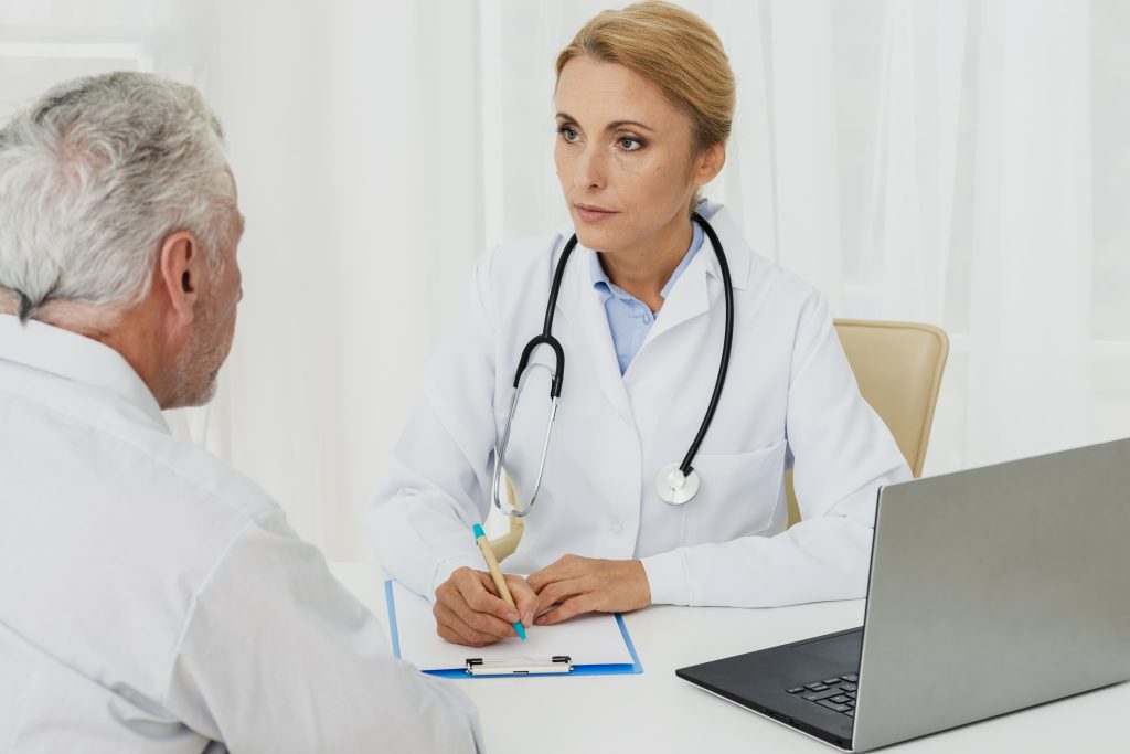 Est-ce que la complémentaire santé solidaire remplace la mutuelle